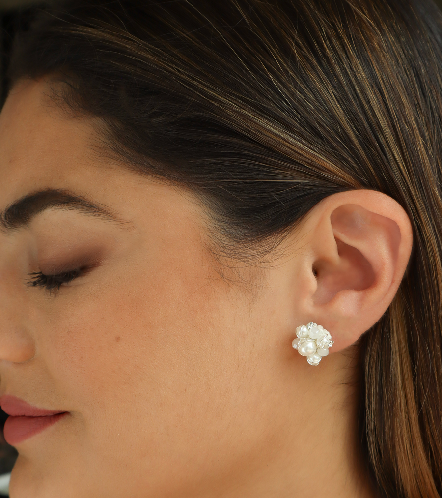 ARETES DANA MINI BLANCO/PLATEADO